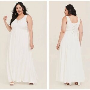 Torrid Special Occasion Ivory Jacquard Sweetheart Gown